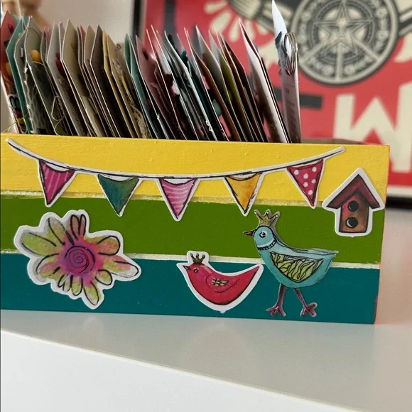 Colorful Art Storage Box with 39 art cards - Picture 3 of 11